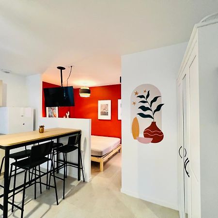 Fréjus Forum Julii - Centre Historique - Suite Tout Confort - Wifi מראה חיצוני תמונה