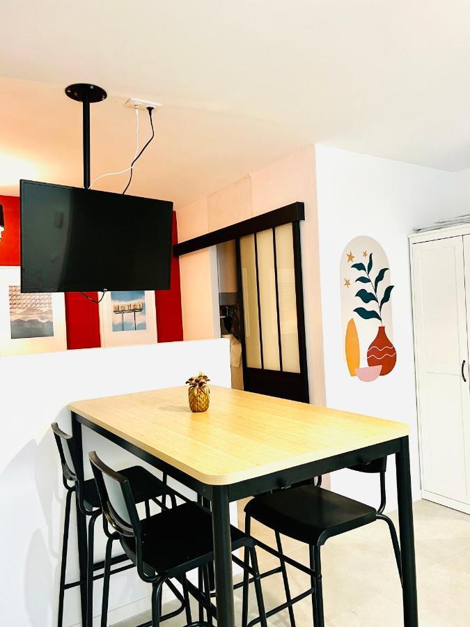 Fréjus Forum Julii - Centre Historique - Suite Tout Confort - Wifi מראה חיצוני תמונה