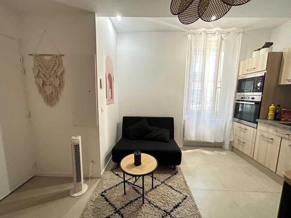 Fréjus Forum Julii - Centre Historique - Suite Tout Confort - Wifi מראה חיצוני תמונה